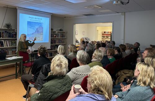 Foredrag på biblioteket om Åkvikgodset_Dagrunn forteller