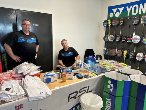 Herøy Cup i badminton 2025_gjengen i butikken