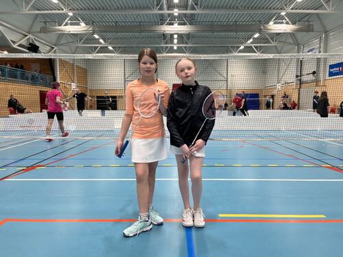 Herøy Cup i badminton 2025_Nora og Ronja