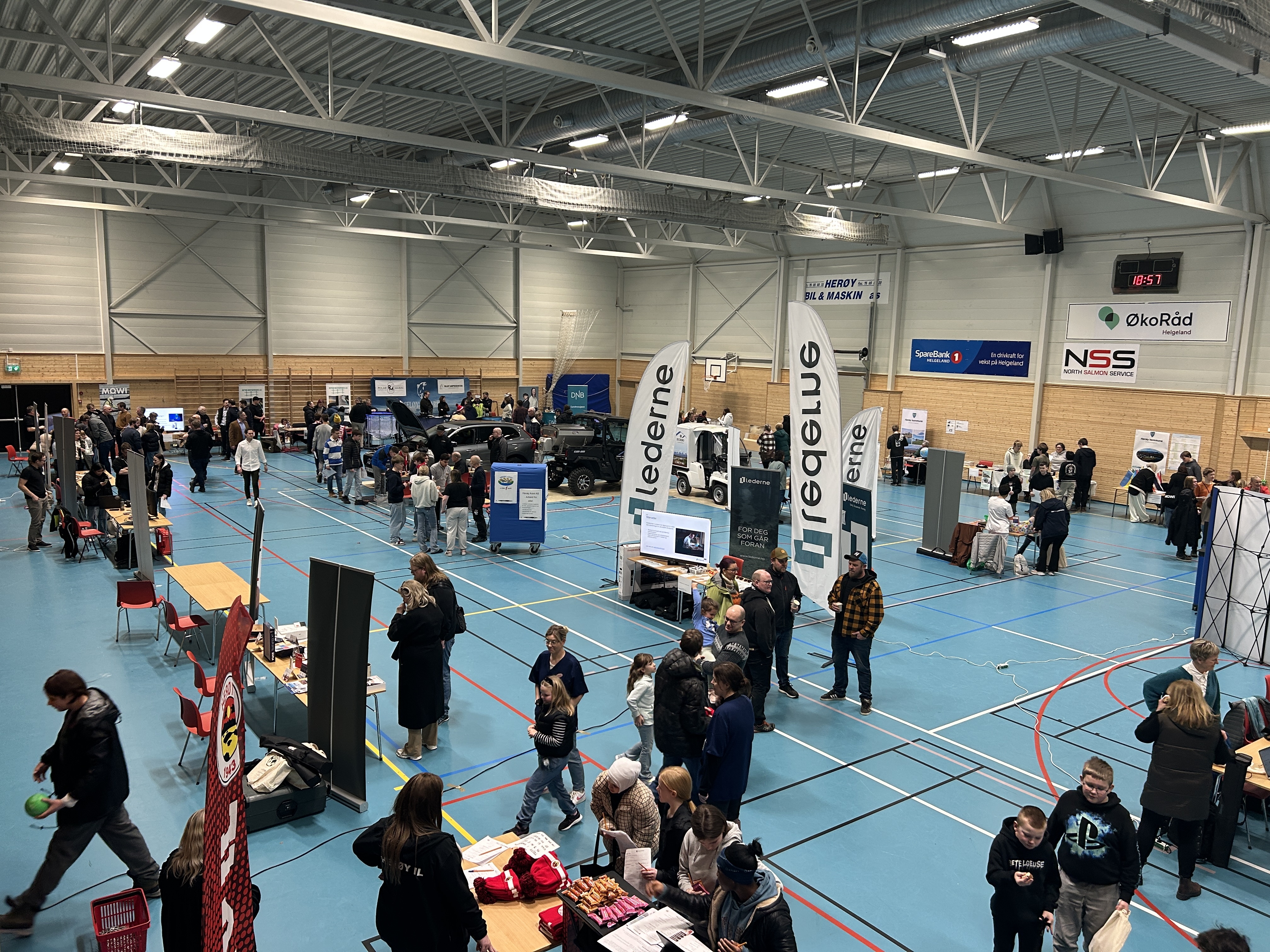 Oversiktsbilde fra Herøy yrkesmesse 2025