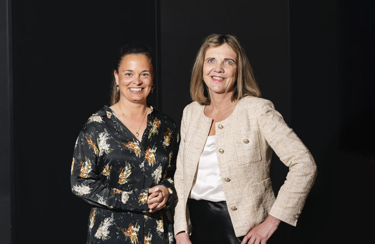 Fra venstre: Liv Dingsør, daglig leder i Digital Norway og riksarkivar Inga Bolstad.
