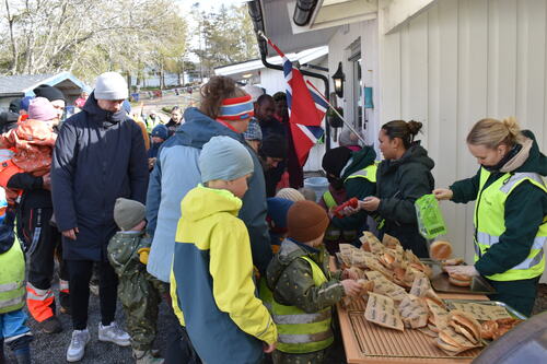 Feiring av trafikksikker Herøy barnehage_fiskeburgere