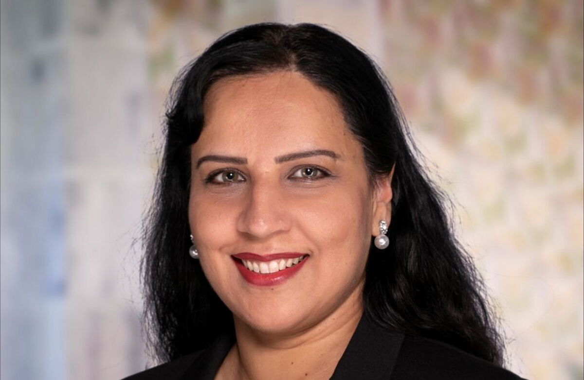 Bilde viser Afshan Rafiq, kvinne med pakistansk bakgrunn og utseende