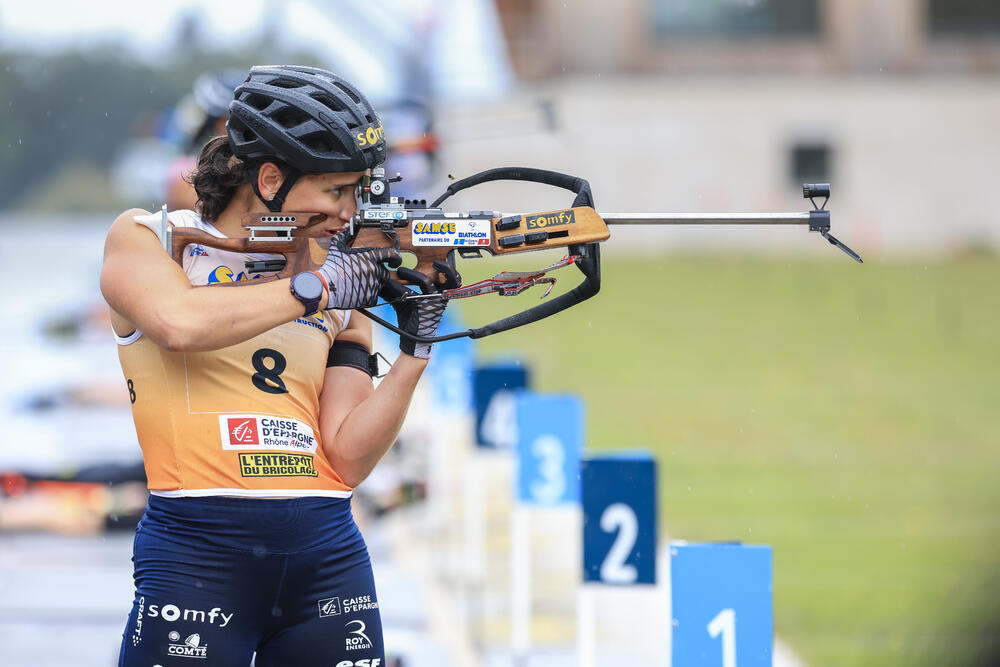 Julia Simon focalisée sur le tir