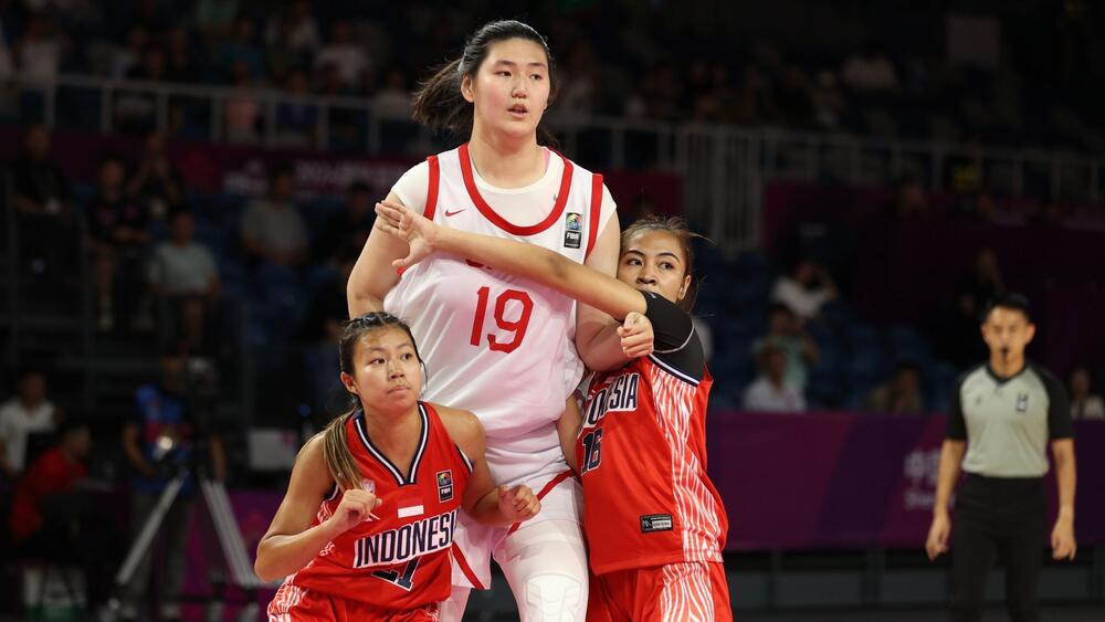Zhang Ziyu, 2.20m et des questions