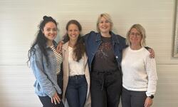 Disse fire damene er noen av dem som står i bresjen for å innføre natteravnordning i Herøy kommune. Fra venstre: Erika Puziene (leder i frivilligsentralen), Mai-Lis Larsen (FAU), Marit Dahl Jørgensen (fagleder for flyktning- og integreringstjenesten) og Lotte Moe (FAU).