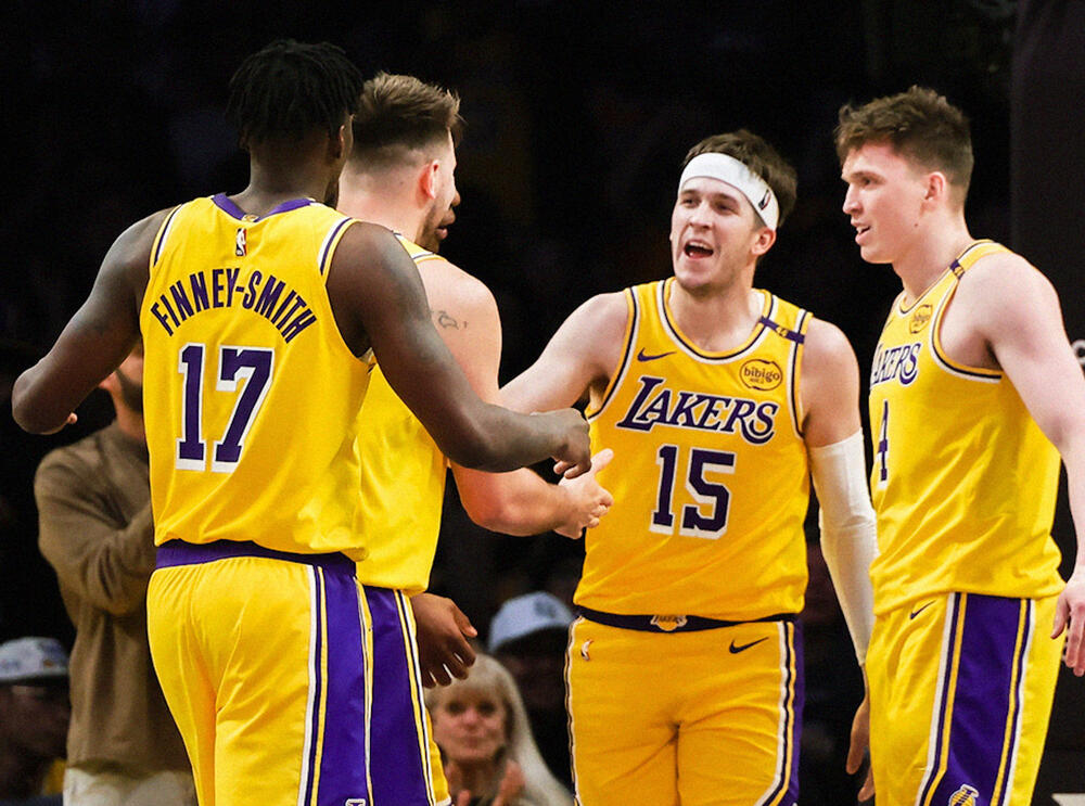 Vente record des Los Angeles Lakers