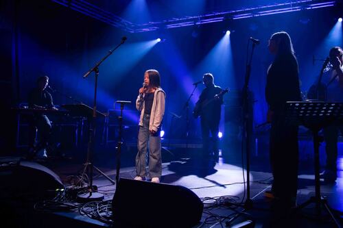 Eva imponerte med “My heart will go on” i en gripende fremføring.