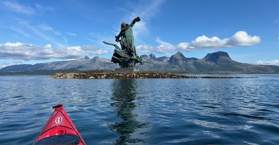 Petter fra kajakk-perspektiv. (Foto: Lise Alfheim)