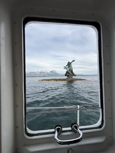Var på tur med båten min «RS57 Oslokjøpmannen» og tok bilde gjennom vinduet. (Foto: Roger Bastesen)