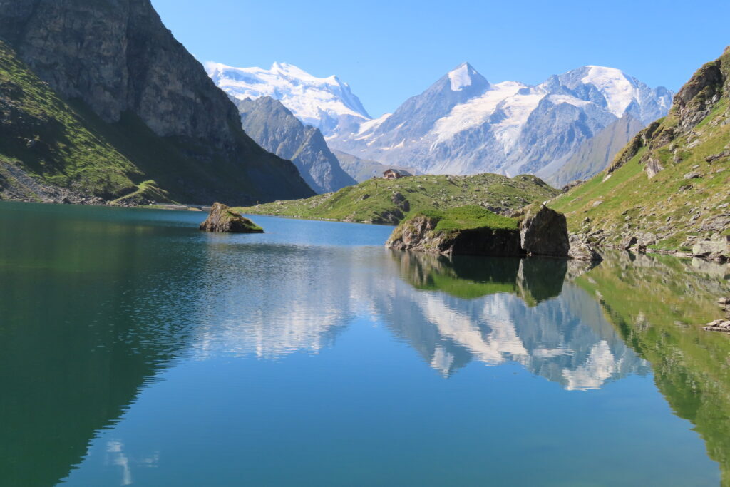 lac de louvie.jpg