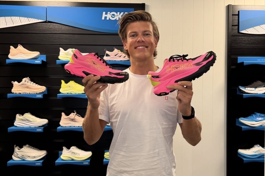 Johannes Klæbo avec Hoka