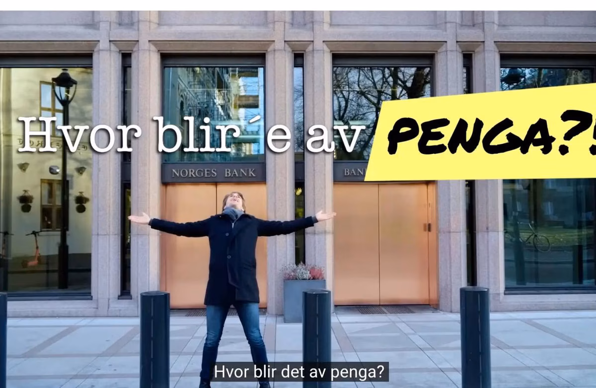 Skjermdump fra YouTube med en mann som lener seg bakover og slår ut med armene, mens vi ser teksten Hvor blir det av alle penga?
