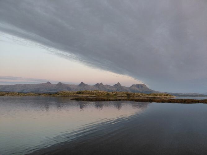 Syv søstre sett fra Engan. (Foto: Kristin Grande)