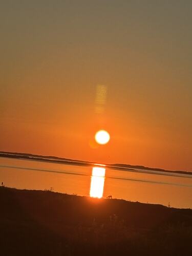 Sommerens siste fredagssolnedgang fra Fagerneset. (Foto: Lisbeth Larsen)