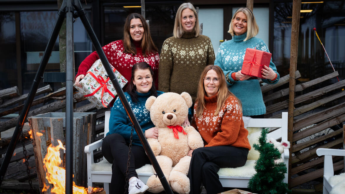 Foto av flere damer med Prøysenlandgenser