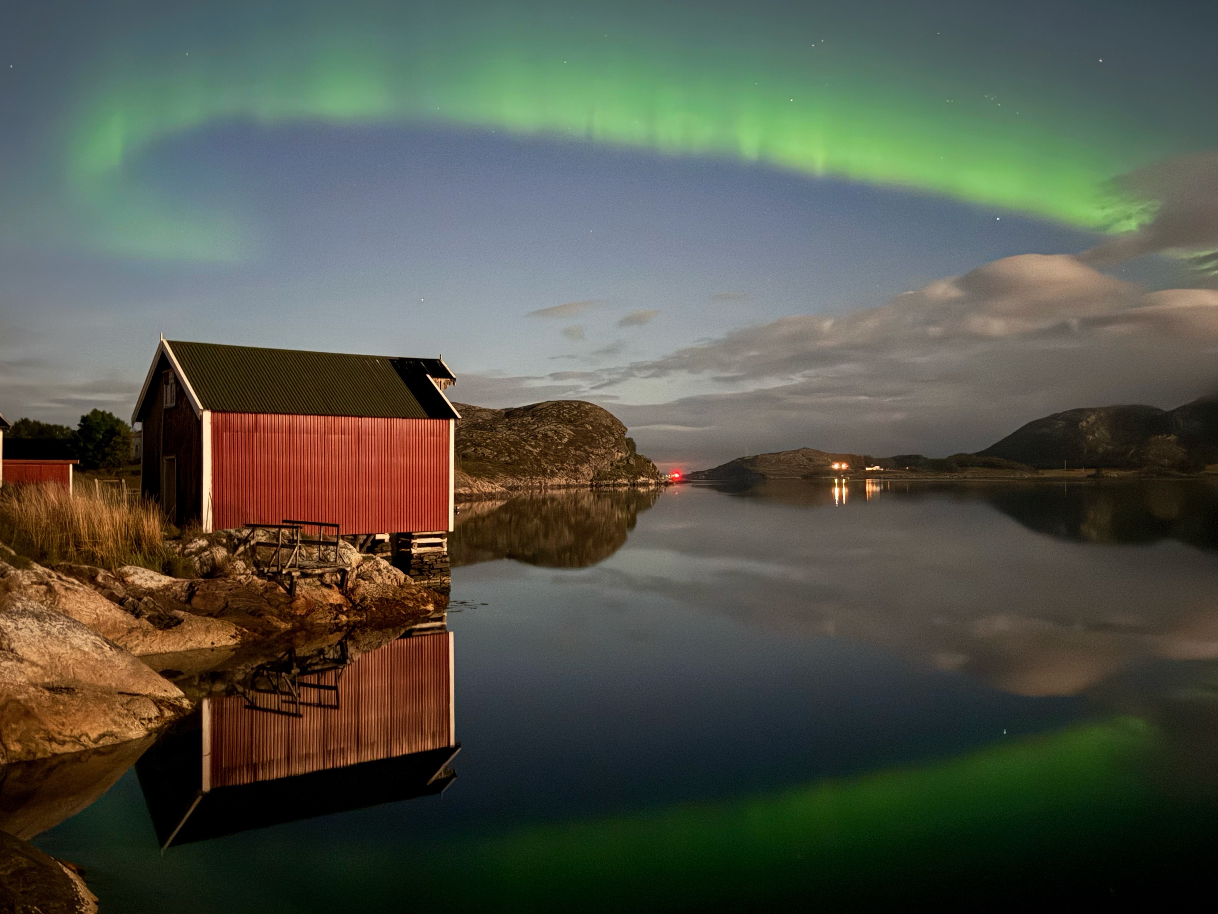 Nordlys på Herøy. (Foto: Janne Kværne)