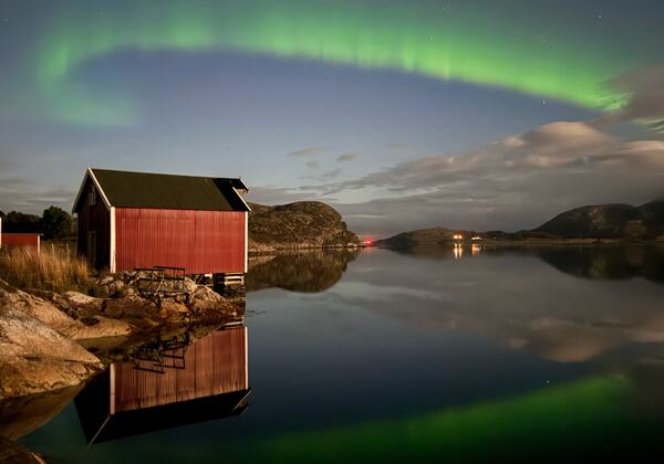 Nordlys på Herøy. (Foto: Janne Kværne)