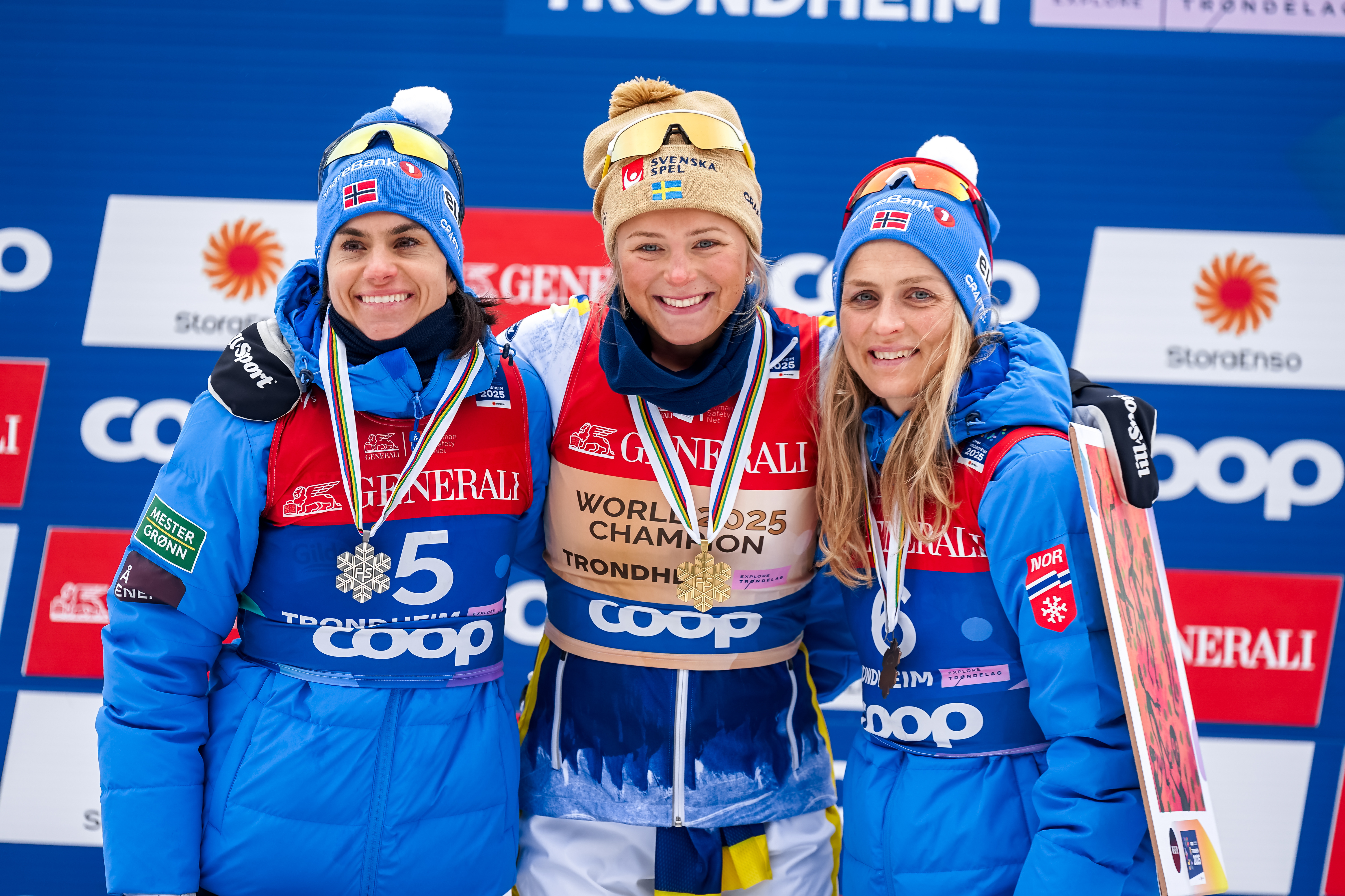 Podium090325vt1160.JPG