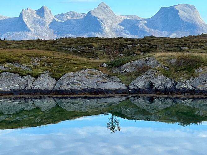Speilbilde. (Foto: Elbjørg Larsen)