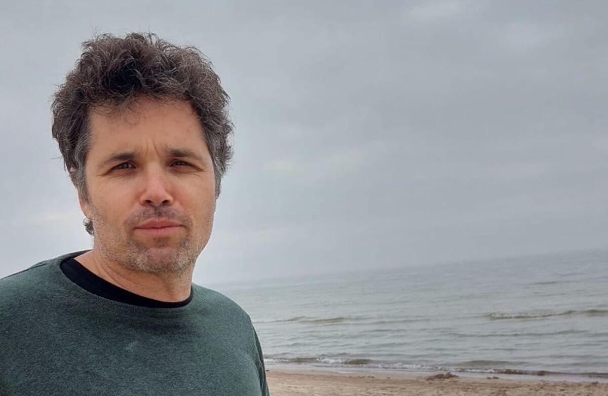 Middelaldrende mann på strand