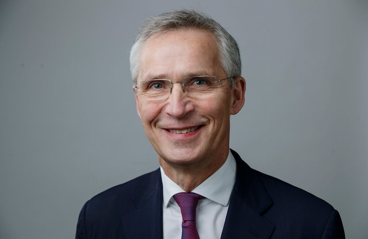 Jens Stoltenberg, smiler svakt