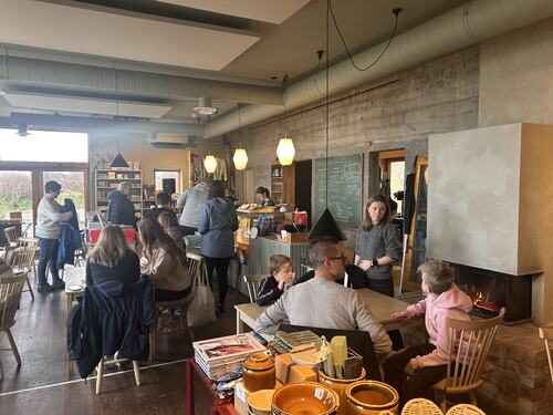 Skolo på Seløy serverte som vanlig på lørdager nydelig pizza.