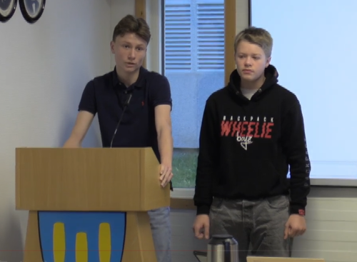 Ungdomsklubben orienterte kommunestyret_Magnus og Marius
