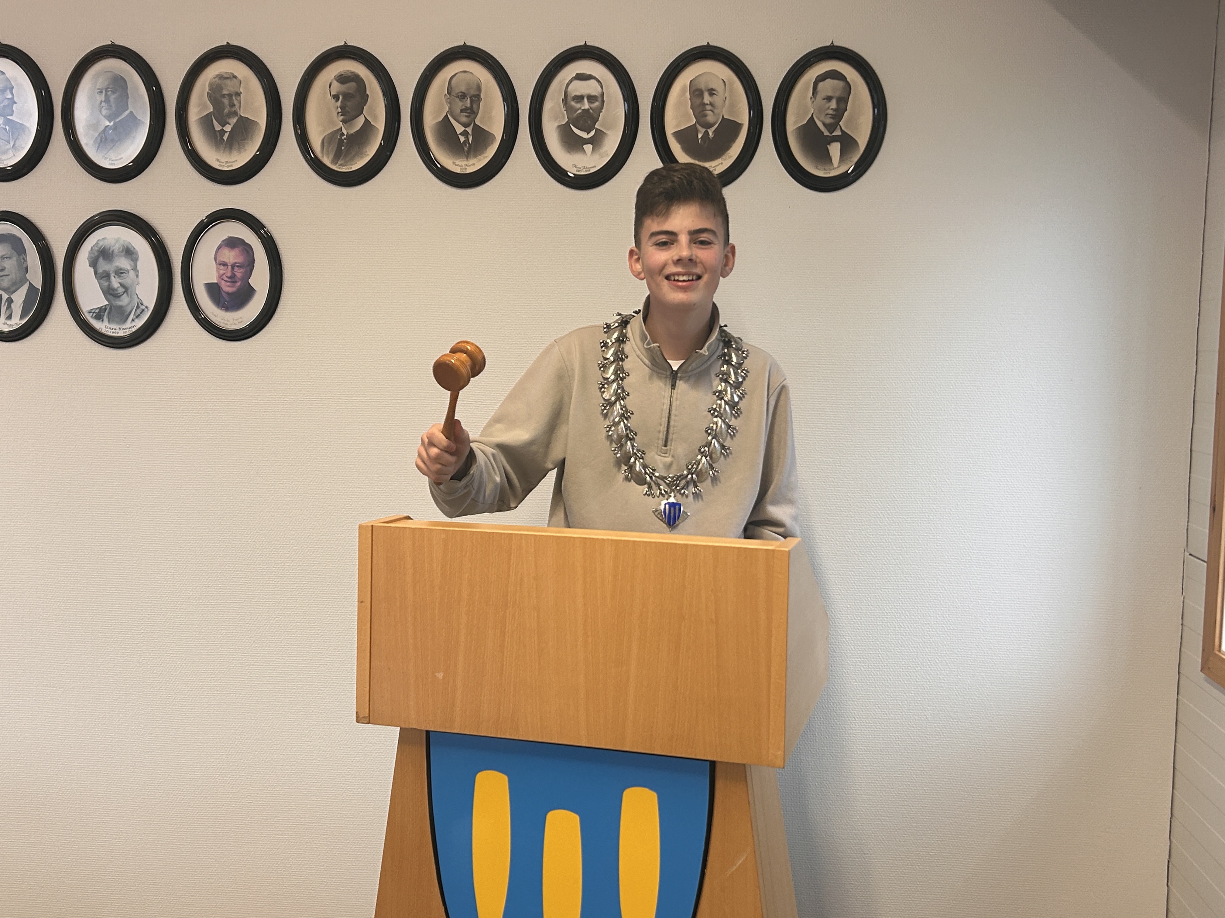 Nikolai var ordfører for en dag_Alene på talerstolen