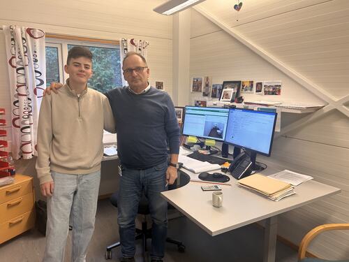 Byggesaksbehandler Arnt Isaksen har viet hele sitt yrkesliv til Herøy kommune, med imponerende 43 år i tjeneste.