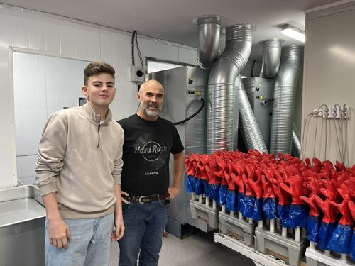 Nikolai besøkte Herøy ASVO, og er her sammen med daglig leder Erlend Sjåvik. Nikolai besøkte Herøy ASVO, og er her sammen med daglig leder Erlend Sjåvik.