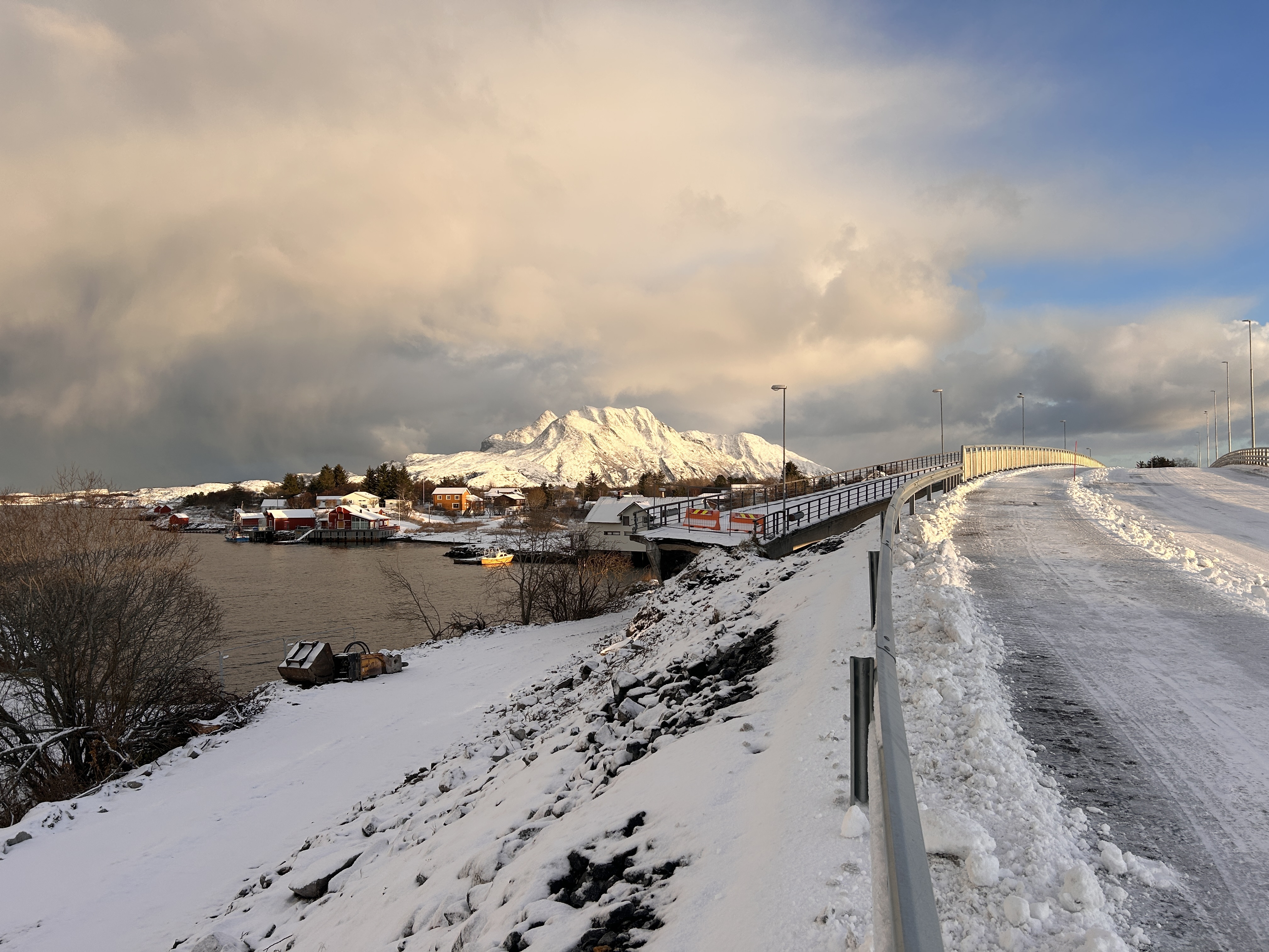 Riving av gammelbrua 14