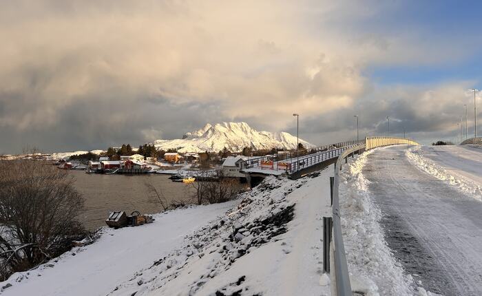 Riving av gammelbrua 14