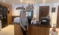 Ruen Thai i nye lokaler_Fon ved disken