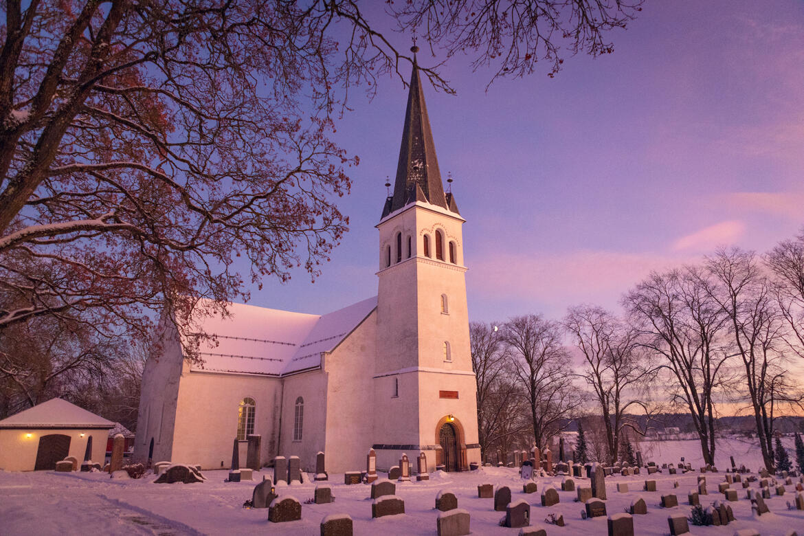 Foto av Furnes kirke