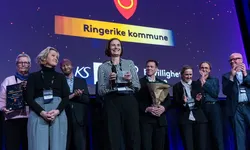 Prisvinnerne på scenen