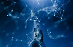 Fordi vi lar KI løse oppgavene, blir vi avhengige av teknologien og hjelpeløse når den svikter, skriver kronikkforfatteren. Foto: Tara Winstead / Pexels AI gråblått, linjer, en hånd kanskje