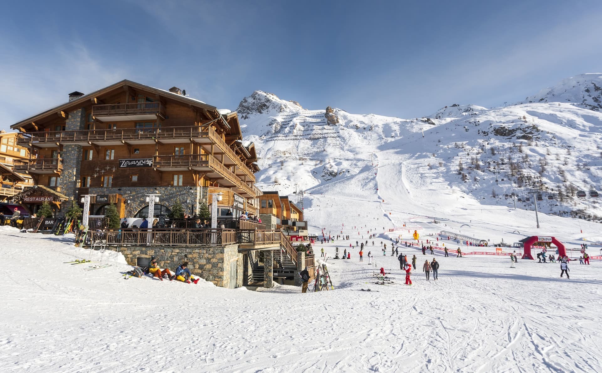 Hotel-Le-Levanna-vue-des-pistes-NGPROD.jpg