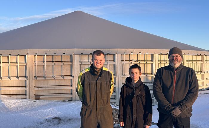 Nytt gjødsellager på Lenning gård_Torgeir, Elias og Oliver