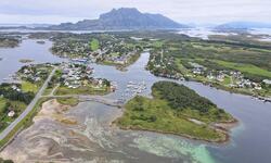 Sentrum av Herøy kommune i Nordland. (Foto: Godwin Austen As)