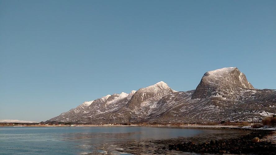 De syv søstre sett fra Søvik. (Foto: Kristin Grande)