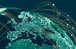 For de fleste virksomheter handler det ikke om å forlate alle utenlandske leverandører over natten, men om å gradvis bygge opp handlingsrom og redusere risiko. Foto: Digital Norway Norgeskart som er grønt med lysende punkter