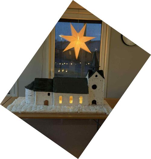 Oda Mevik fikk 1. plass i konkurransen med denne flotte modellen av Herøy kirke. Oda Mevik fikk 1. plass i konkurransen med denne flotte modellen av Herøy kirke.