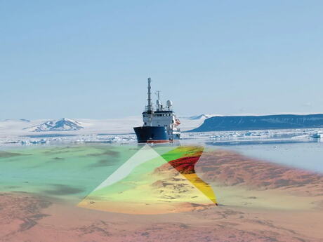 Et skip i arktiske strøk kartlegger havbunnen.