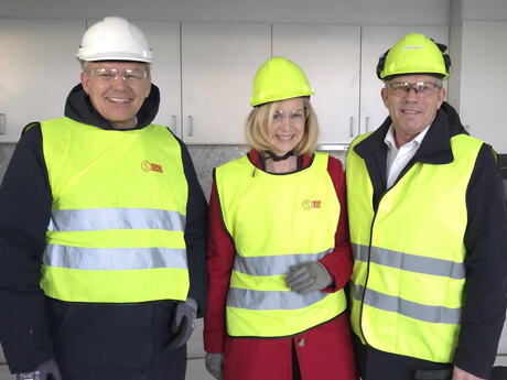 Tre personer, to menn og en kvinne