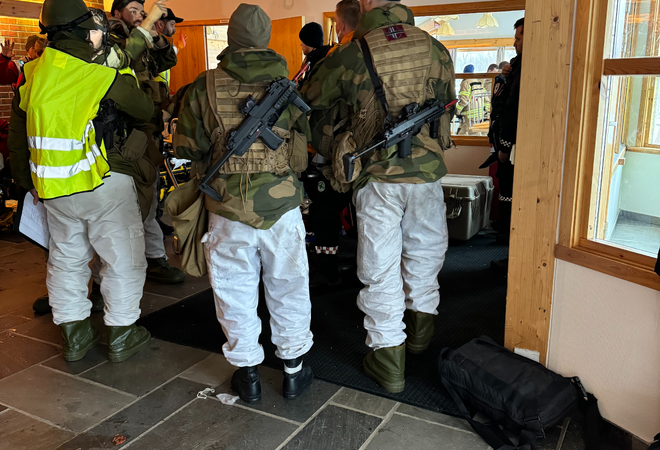 Bilde fra Nordreisa idrettshall, sideøvelse Nordic Respons 2024. Bilde fra Nordreisa idrettshall, sideøvelse Nordic Respons 2024.