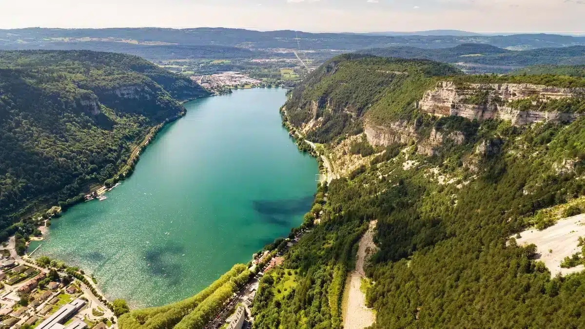 le-parc-du-lac-de-nantua.jpg