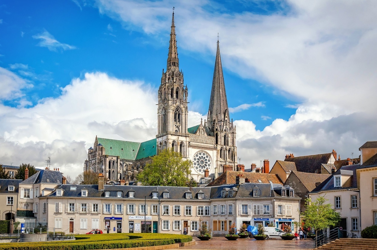 cathedral-in-chartres.jpg