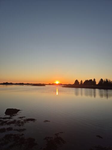 Solnedgang i Tennsundet. (Foto: Lise Grande)