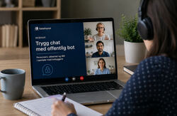 En person følger et webinar om trygg bruk av offentlig chatbot, med personvern, sikkerhet og tillit som tema på skjermen.